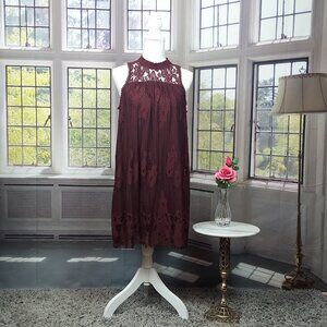 ALTAR'D STATE BURGUNDY FLORAL LACE SLEEVELESS DRESS (M)